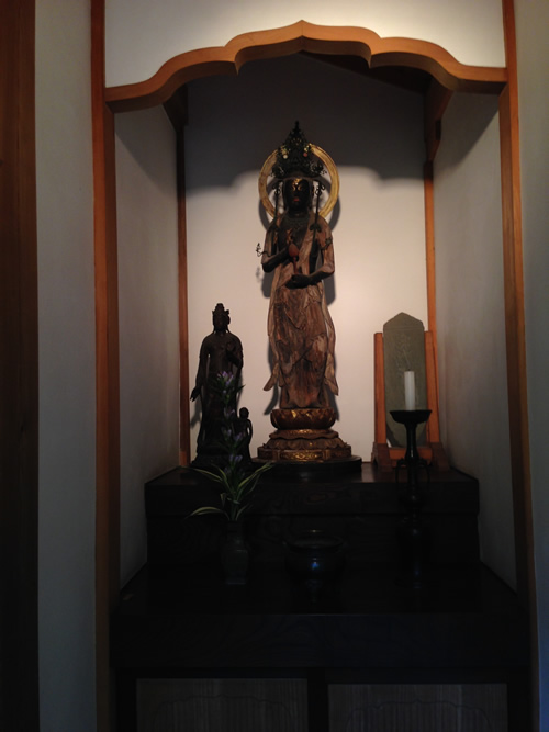 鎌倉三十三観音の一つ観音菩薩像